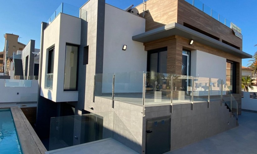 Nueva construcción  - Villa - Torrevieja - Costa Blanca South